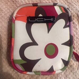 UCHI Floral Change Purse